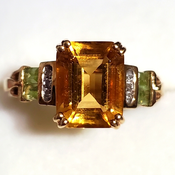 10K Gold and Citrine gemstone Ring